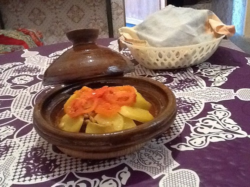 طاجين البطاطا المغربي او التونسي للنباتيين