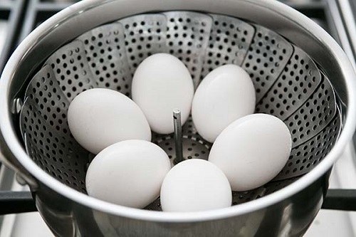 طريقة تبخير البيض بدل السلق طريقة