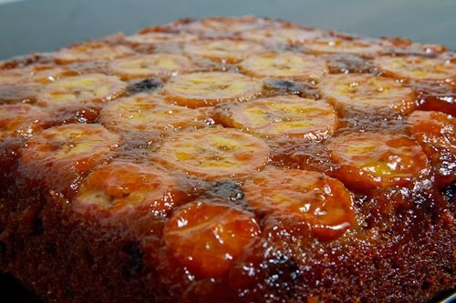  طريقة عمل كيك الموز المقلوب Banana-Upside-Down-Cake-with-Chocolate-Chips-Whole-500