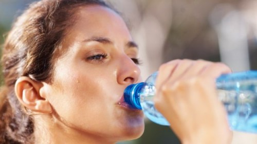 شرب الماء في تخفيف الوزن