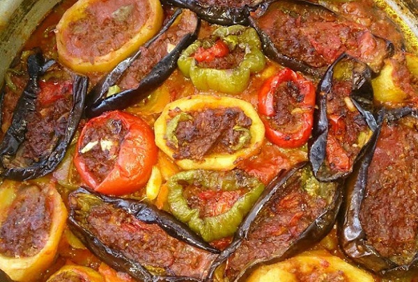 صينية البطاطس والباذنجان باللحم