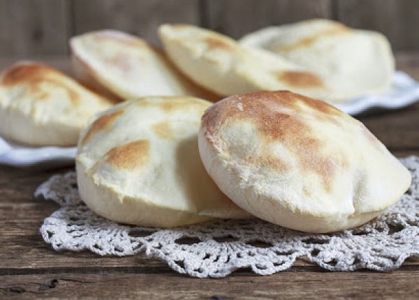 طريقة عمل طريقة عجينة الخبز العربي