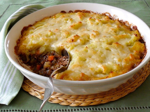 Shepherd_s_Pie_with_Cheddar_Crust_950x713_72_RGB.jpg