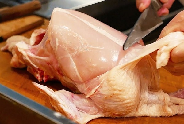 أجزاء في الدجاج لا ينصح بأكلها